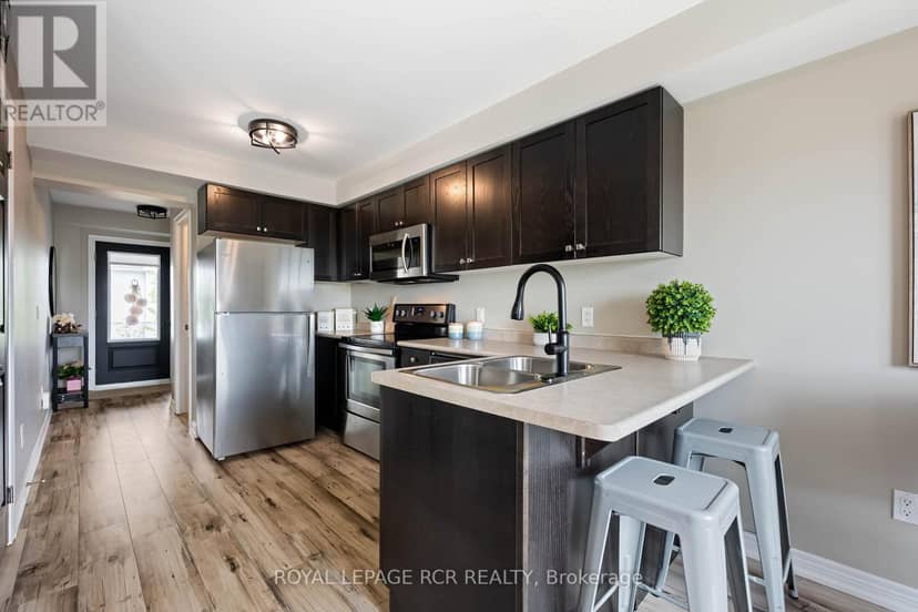 829 Cook Crescent — photo 6 of 21