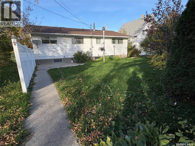 629 Main STREET — photo 2 of 13