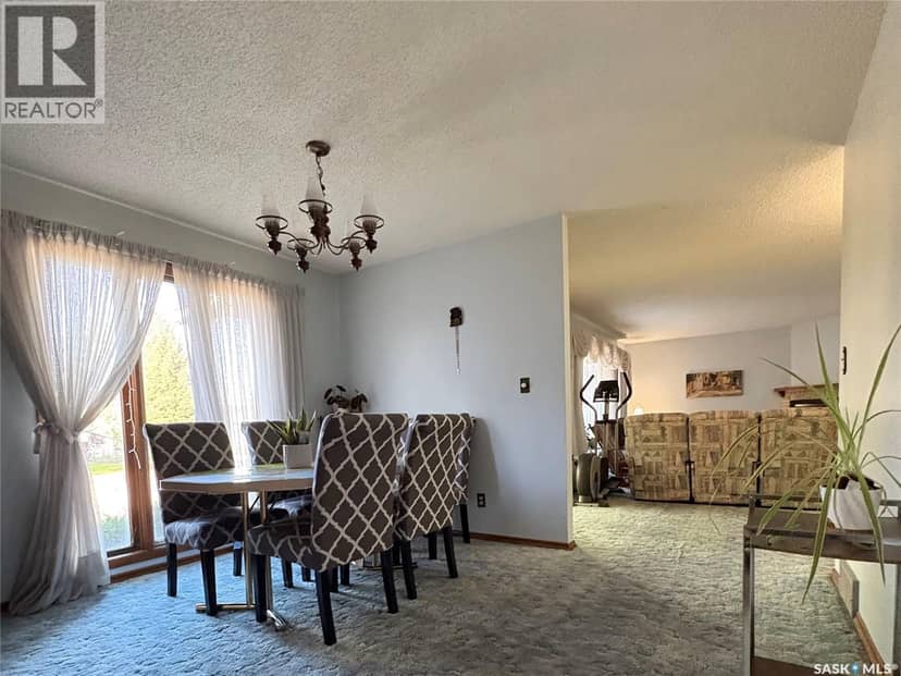 629 Main STREET — photo 6 of 13