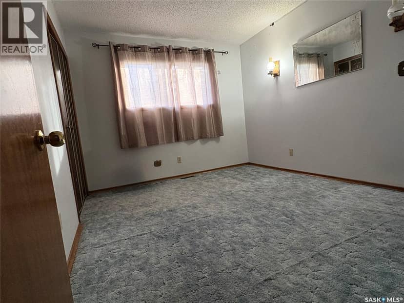 629 Main STREET — photo 9 of 13