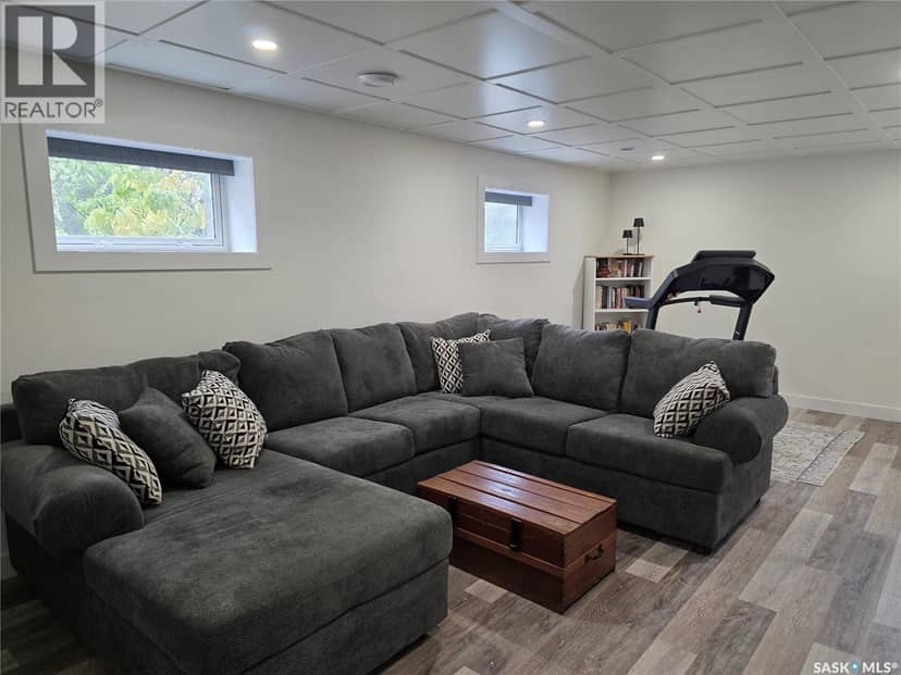 902 Connaught Street — photo 26 of 36