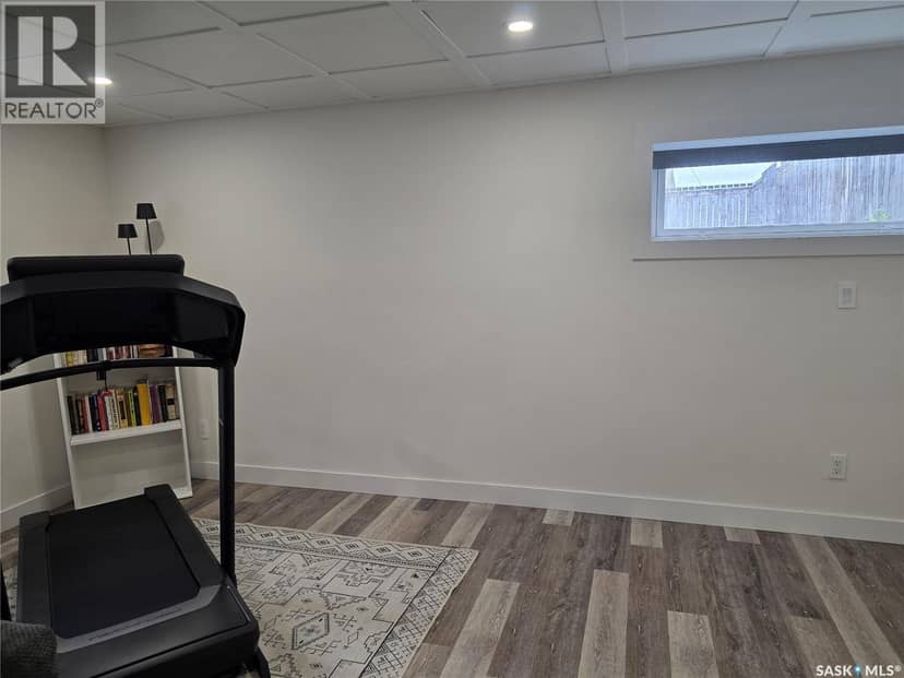 902 Connaught Street — photo 28 of 36