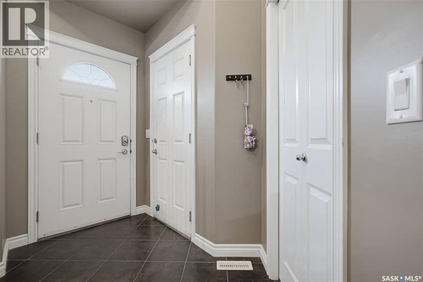 522 Mahabir LANE, Saskatoon, photo 3