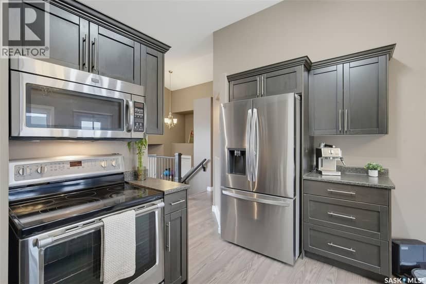 522 Mahabir LANE — photo 9 of 40
