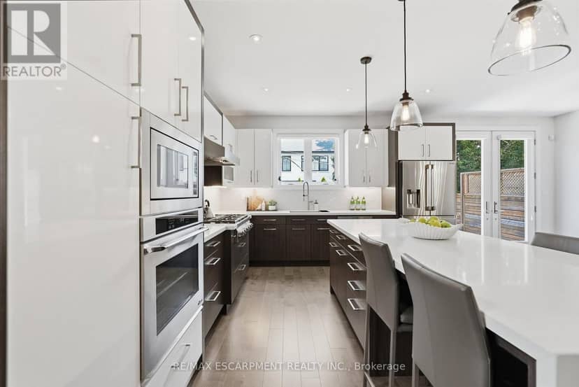 65 Forest Avenue — photo 15 of 40