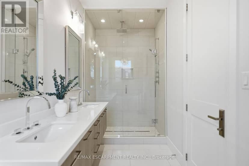 65 Forest Avenue — photo 32 of 40