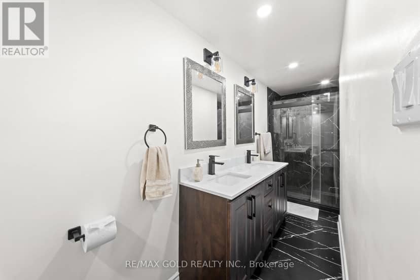 5 Onyx Gate — photo 29 of 29