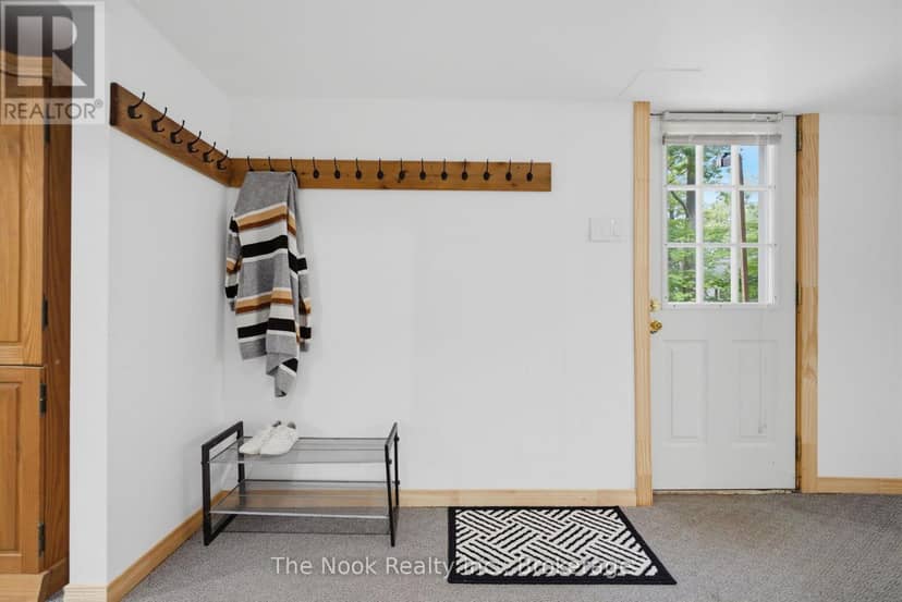 5203 Valleyview Crescent — photo 31 of 40