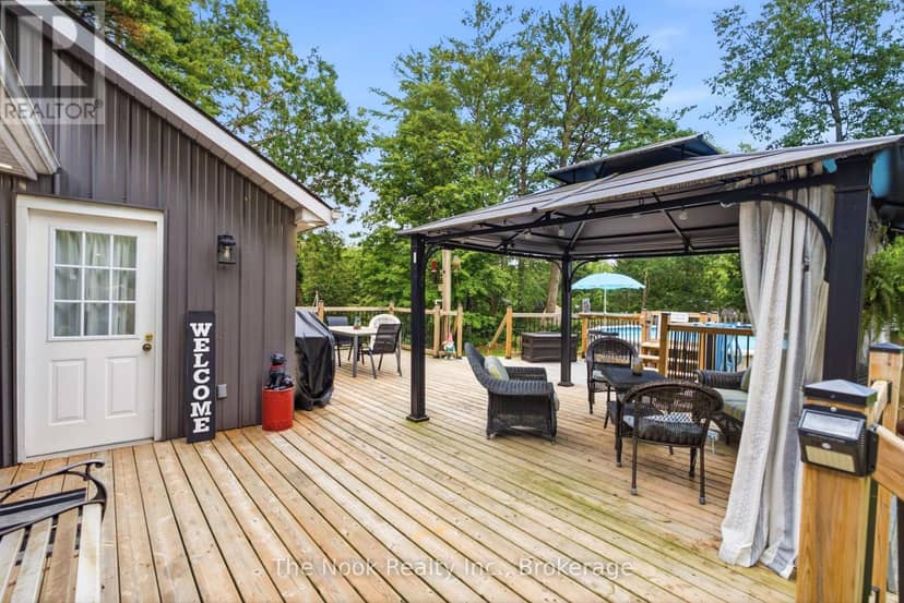 5203 Valleyview Crescent — photo 11 of 40