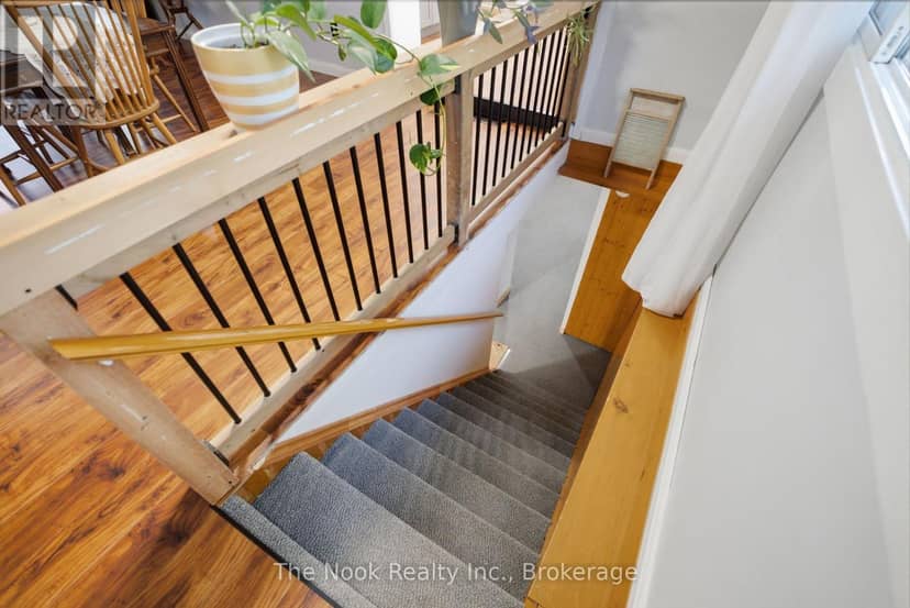 5203 Valleyview Crescent — photo 30 of 40