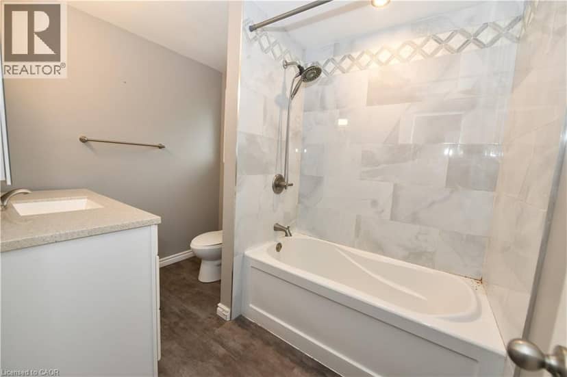 37 EBURY Crescent — photo 9 of 14