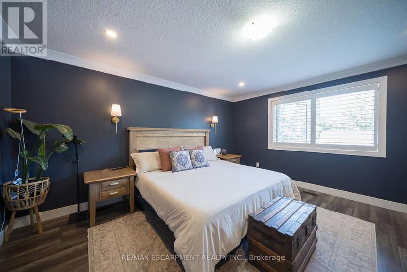 166 King Street — photo 20 of 40
