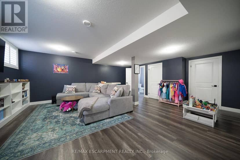 166 King Street — photo 29 of 40