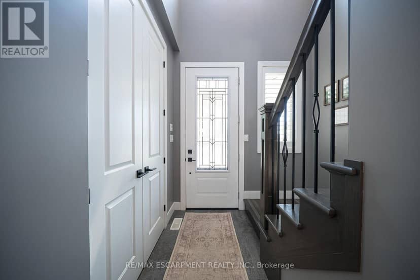 166 King Street, Brant, photo 7