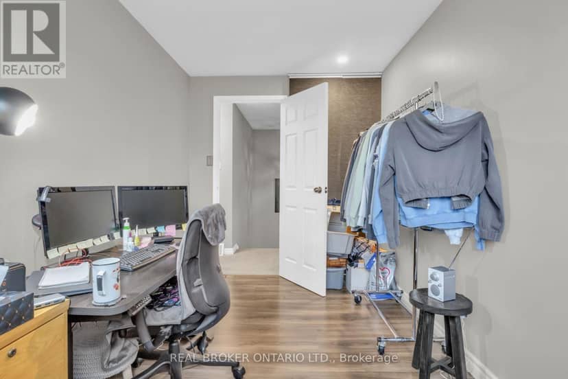 15 - 415 Morgan Avenue — photo 18 of 25