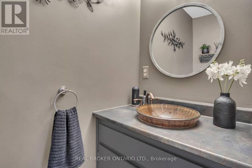15 - 415 Morgan Avenue — photo 8 of 25