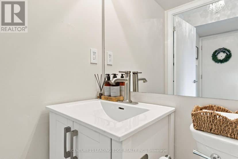 612 - 119 Merton Street — photo 6 of 38