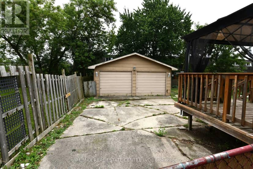 37 Ebury Crescent — photo 10 of 14