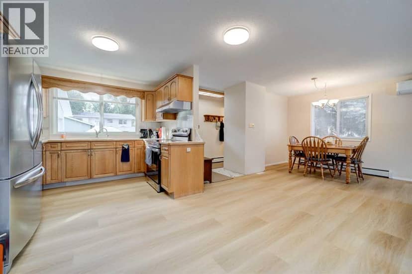 550 Charlotte Street — photo 11 of 40