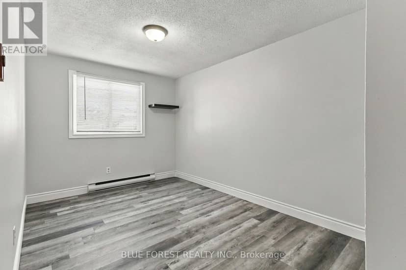 42 - 51 Sholto Drive — photo 18 of 30
