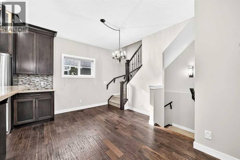 2, 309 15 Avenue NE — photo 11 of 35
