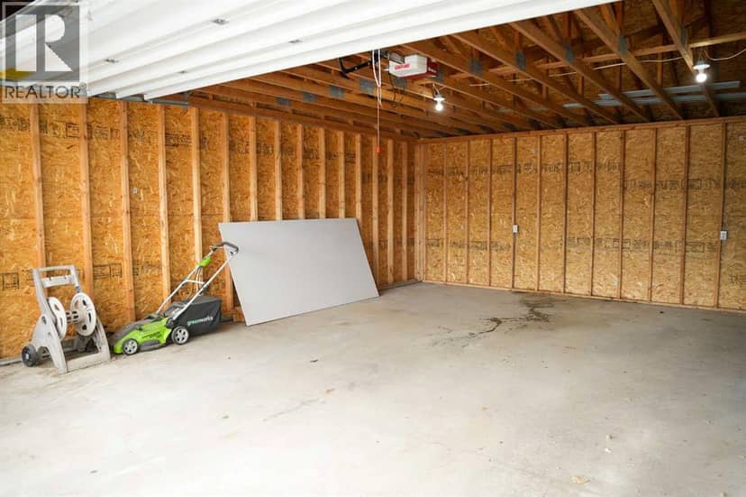4525 49 Avenue — photo 32 of 35