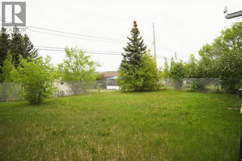 4525 49 Avenue — photo 34 of 35