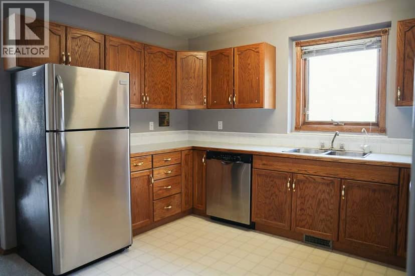 4525 49 Avenue, Hardisty, photo 4