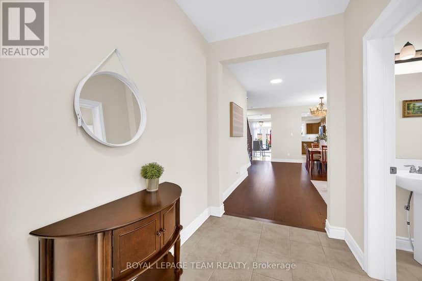 607 Parade Drive, Ottawa, photo 3