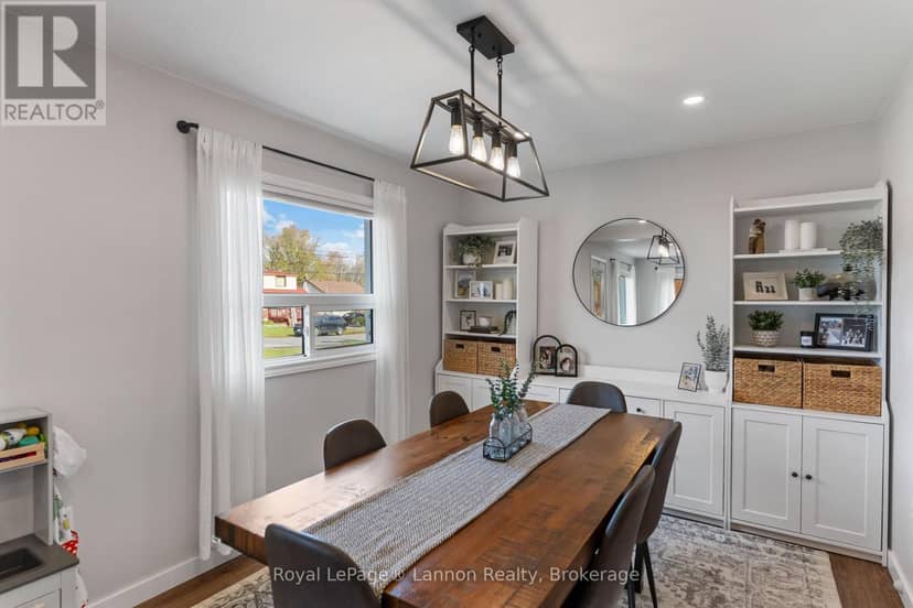 95 Oswald Street — photo 12 of 40