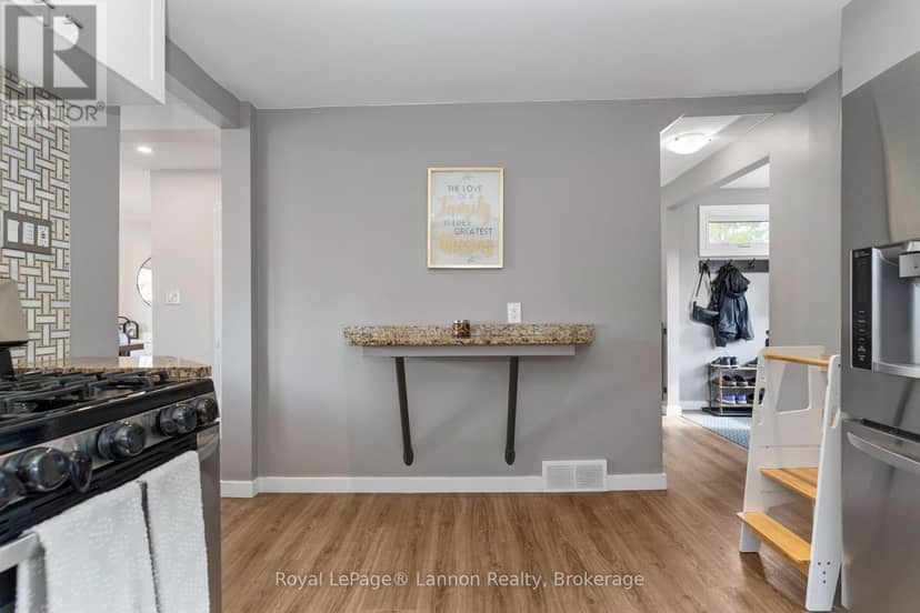 95 Oswald Street — photo 18 of 40