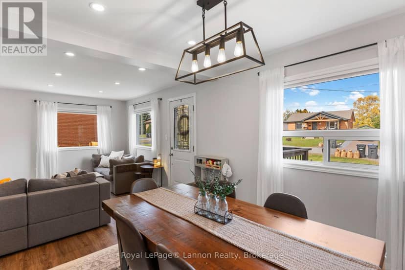 95 Oswald Street — photo 9 of 40