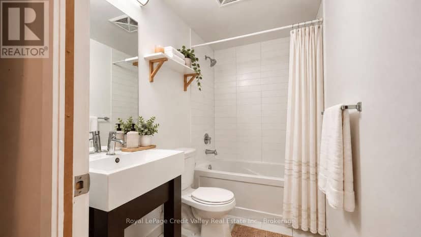 1103 - 840 Queens Plate Drive, Toronto, photo 7