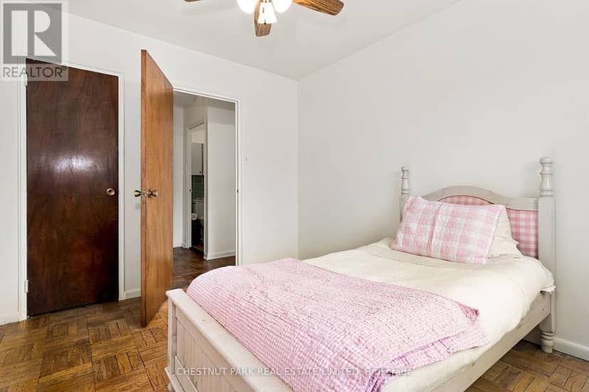 102 - 158 Crescent Road — photo 13 of 15