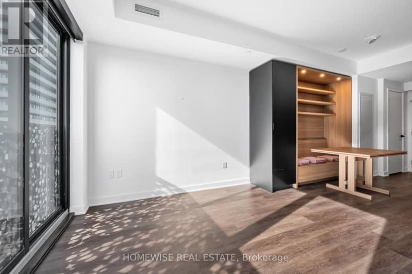 4506 - 55 Charles Street E — photo 10 of 18