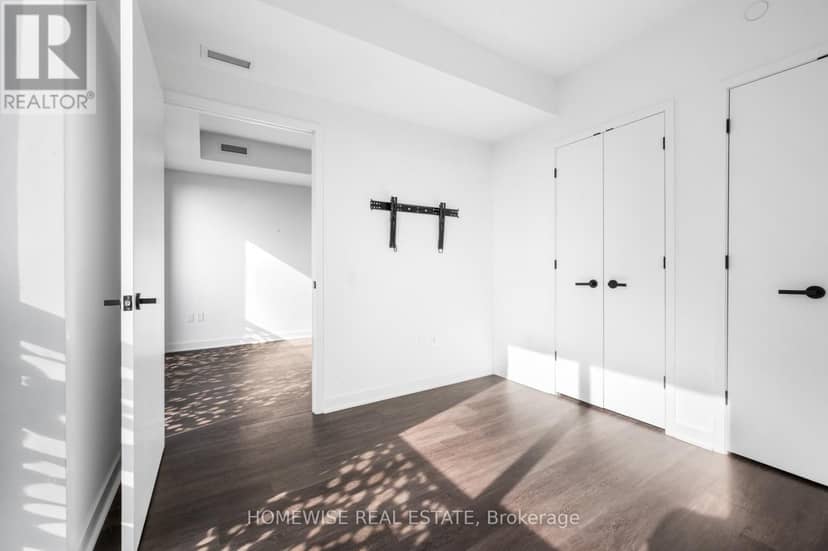 4506 - 55 Charles Street E — photo 12 of 18