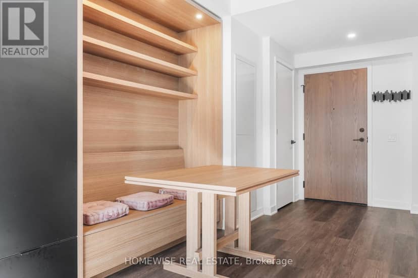 4506 - 55 Charles Street E — photo 4 of 18