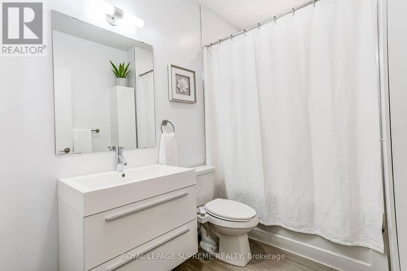 720 - 297 College Street — photo 10 of 25