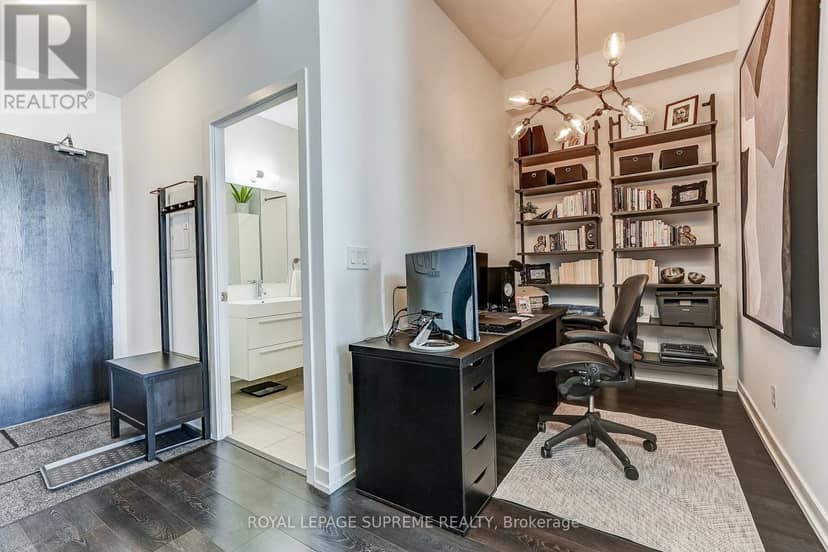 720 - 297 College Street — photo 11 of 25