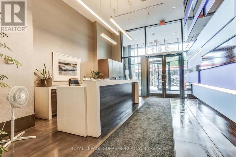 720 - 297 College Street — photo 5 of 25