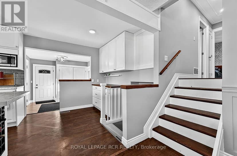 177 King Street S — photo 13 of 26