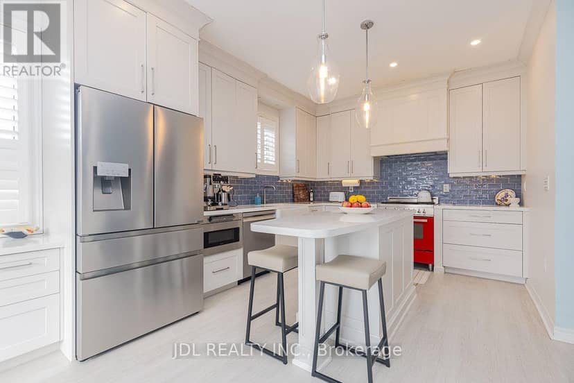 103 Herefordshire Crescent — photo 15 of 40