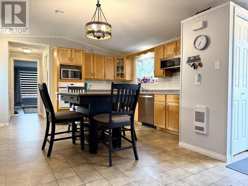 51 Pinehurst Street — photo 10 of 40