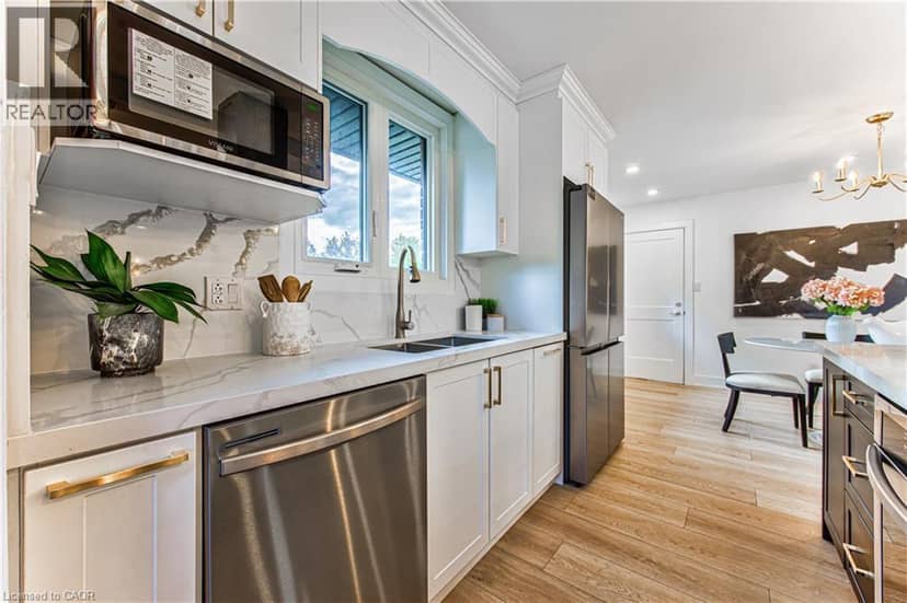 7385 NORTH DORSET Place — photo 8 of 40