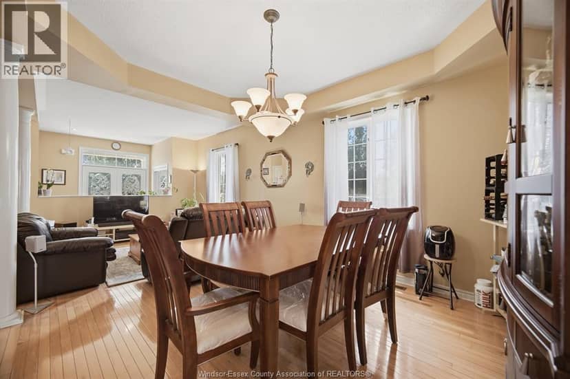 2 Sprucewood Crescent — photo 13 of 40