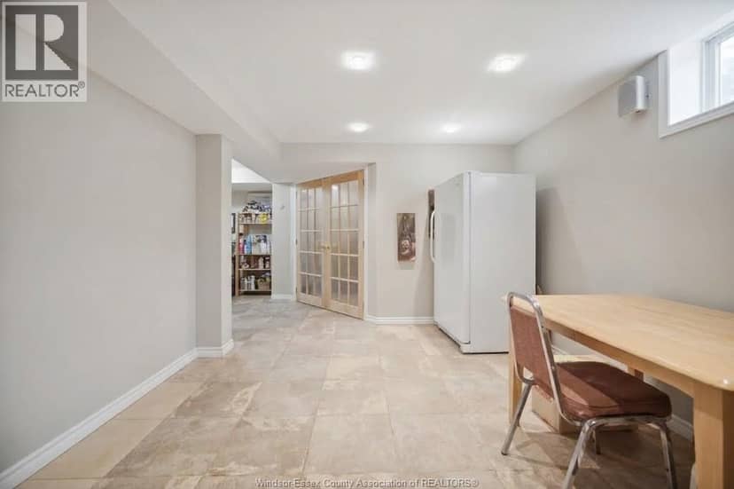 2 Sprucewood Crescent — photo 40 of 40