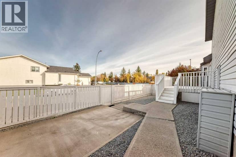 82 Riverglen Drive SE — photo 38 of 40