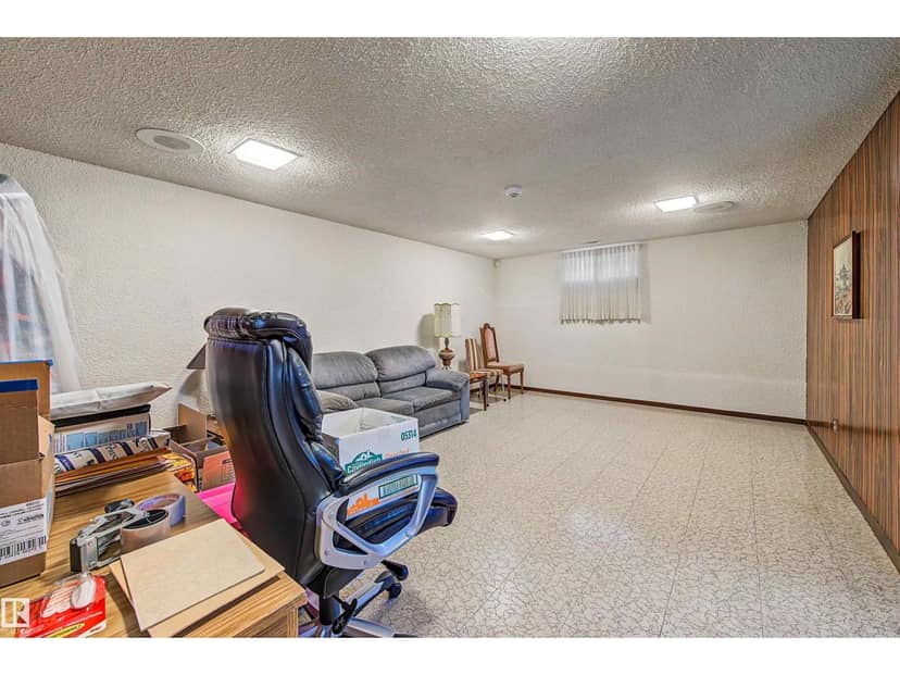 7336 147 AV NW NW — photo 36 of 40
