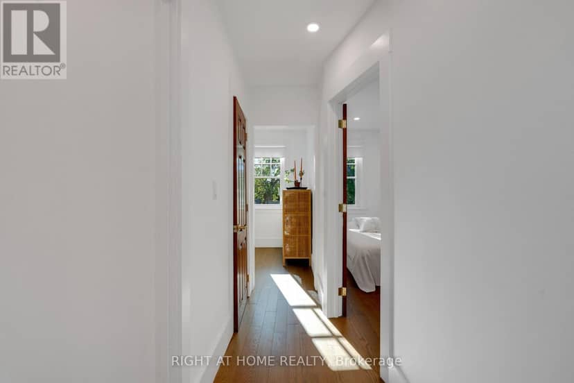 1642 Dufferin Street — photo 14 of 34