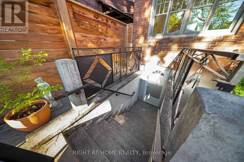 1642 Dufferin Street — photo 26 of 34